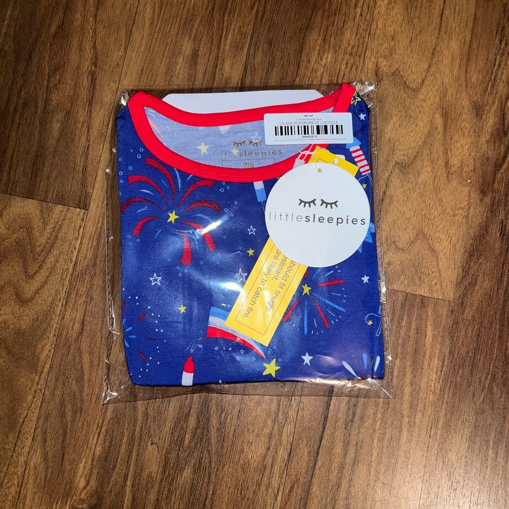 Little Sleepies fireworks short set. 💥